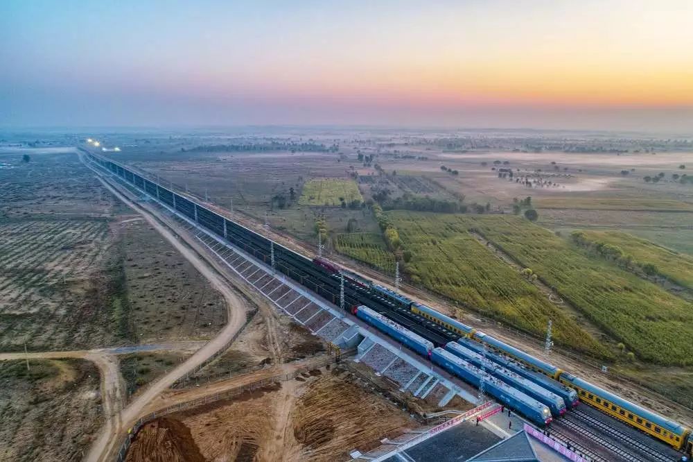 縱行七省區直至江西！今天通車(chē)的這條鐵路，有多重要？